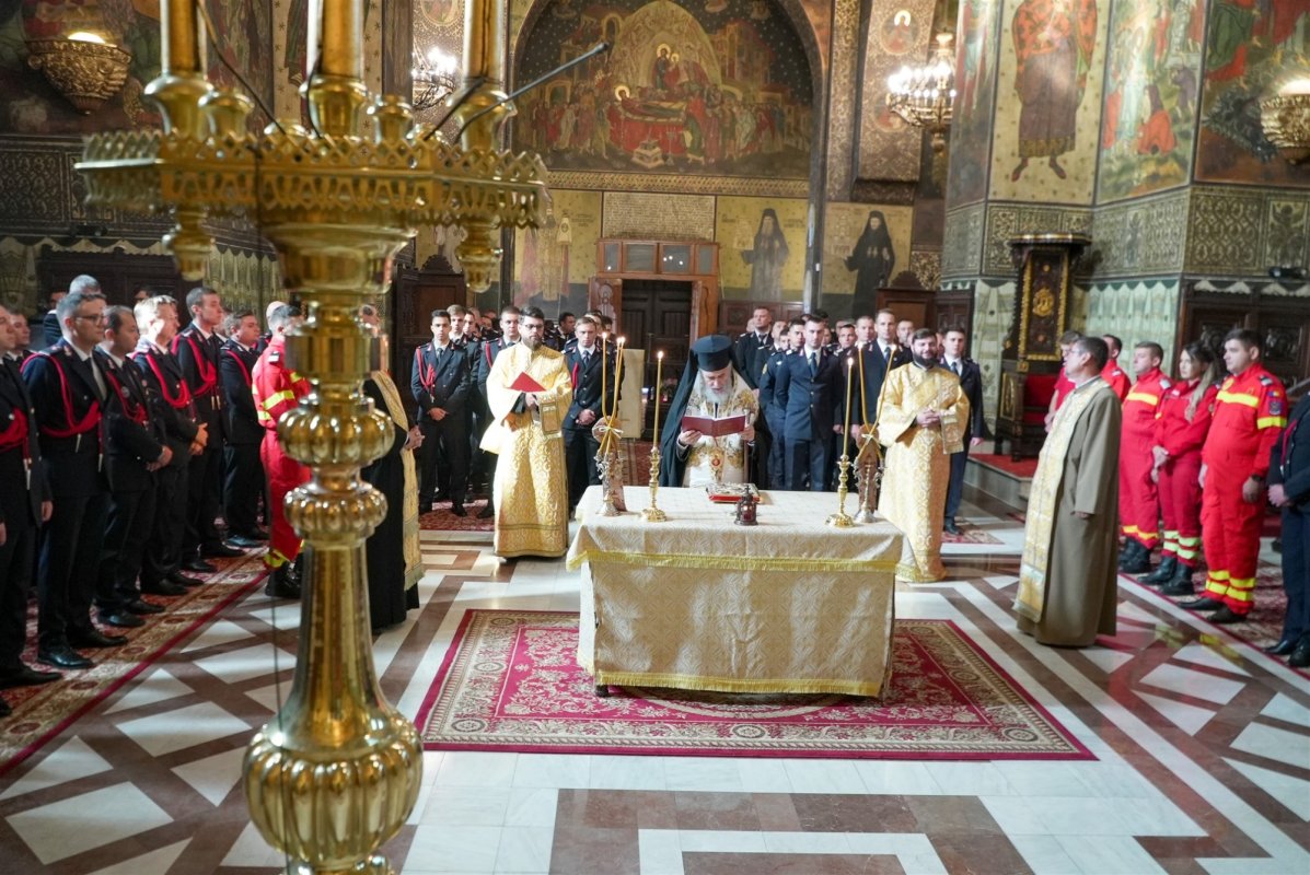 Pompierii gălățeni și‑au sărbătorit ocrotitorul 341809