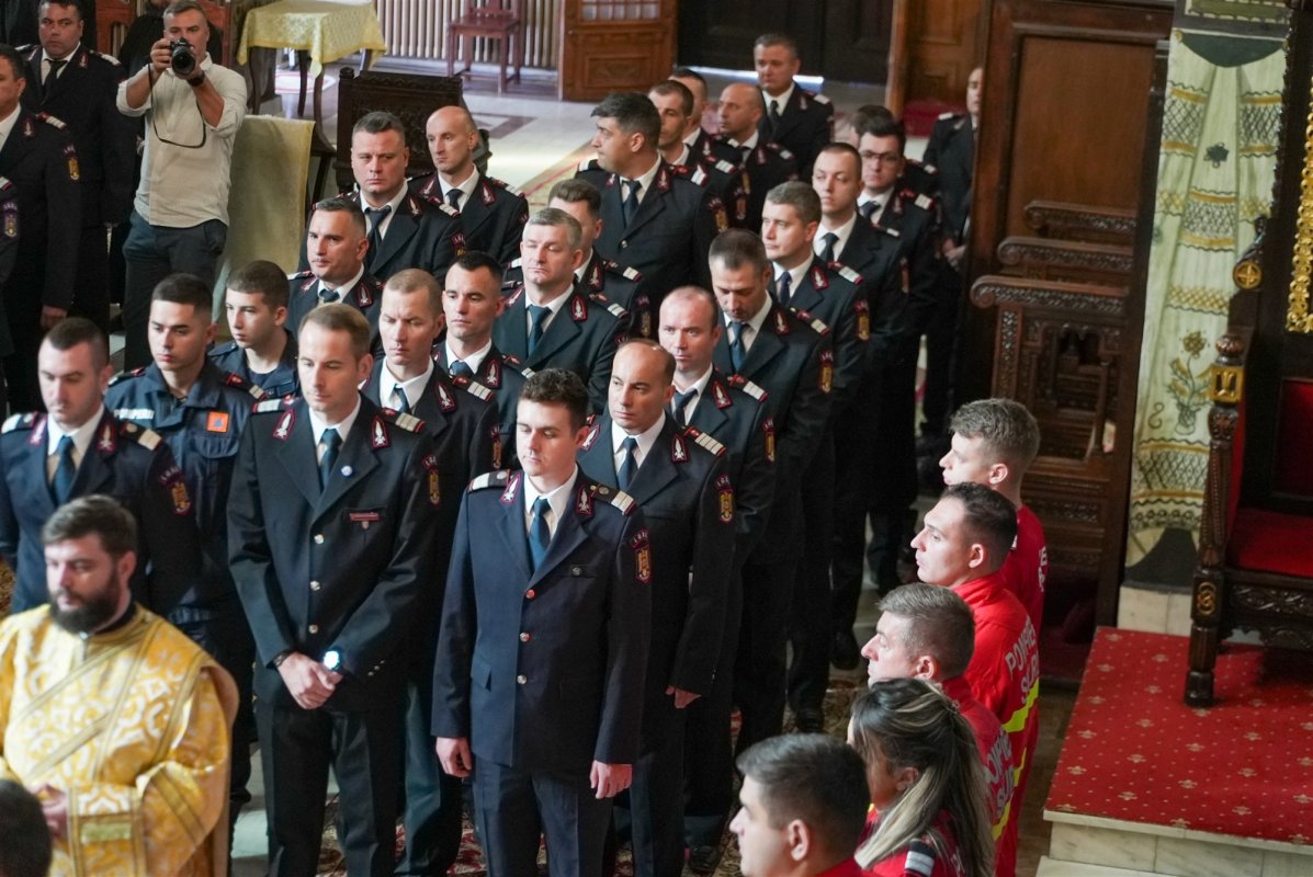 Pompierii gălățeni și‑au sărbătorit ocrotitorul 341810