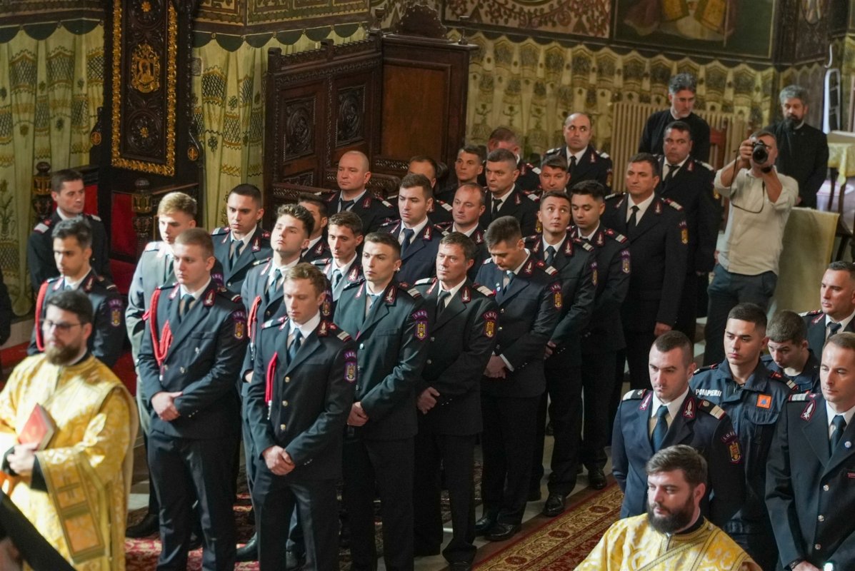 Pompierii gălățeni și‑au sărbătorit ocrotitorul 341811