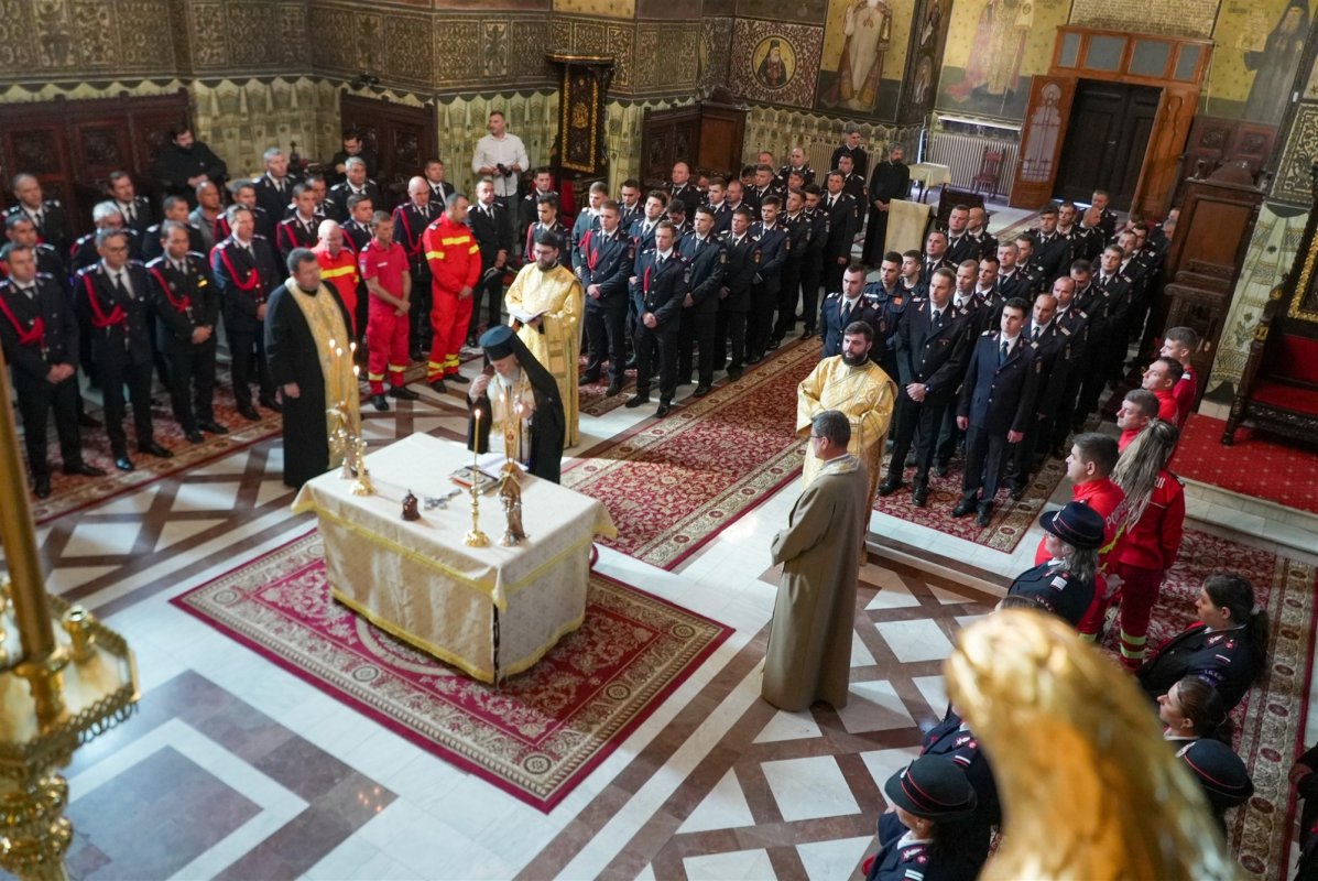 Pompierii gălățeni și‑au sărbătorit ocrotitorul 341813