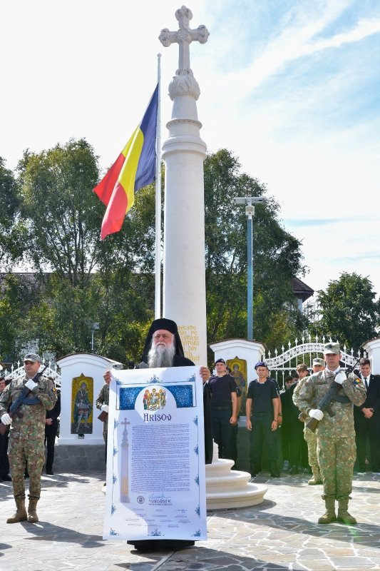 Sfințire de monument dedicat eroilor la Râmnicu Vâlcea 341787
