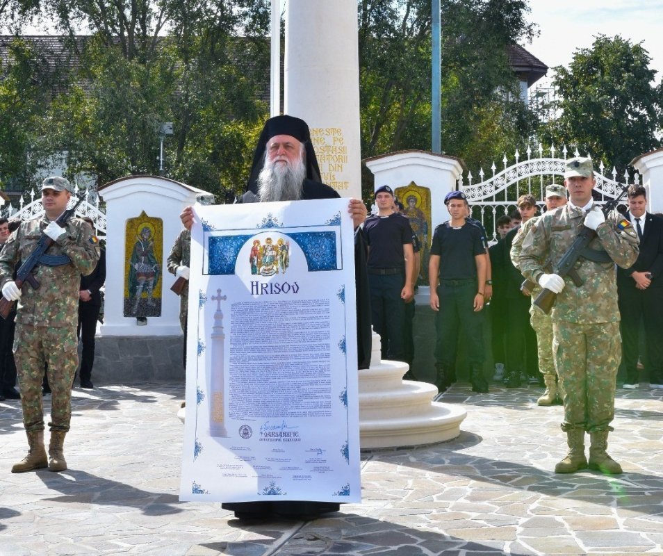 Sfințire de monument dedicat eroilor la Râmnicu Vâlcea 341788