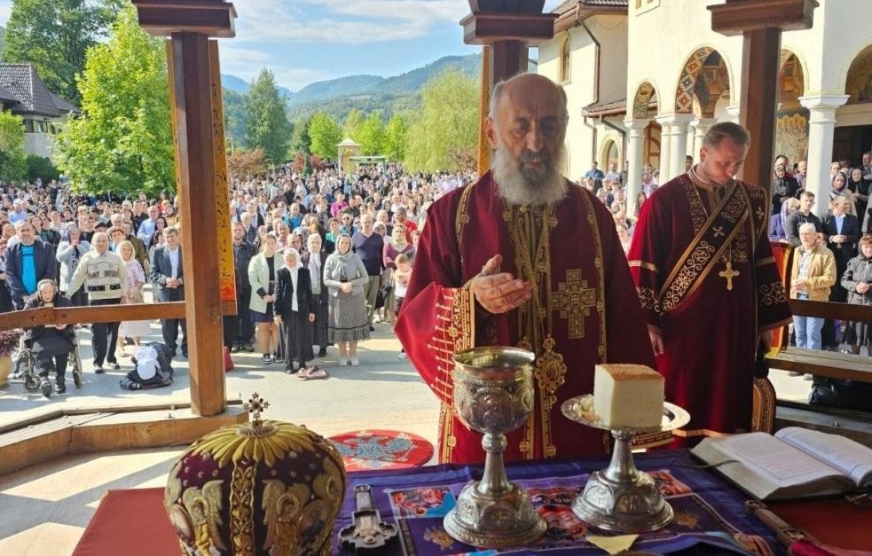 Slujire arhierească la hramul Mănăstirii Lupșa, judeţul Alba 341761
