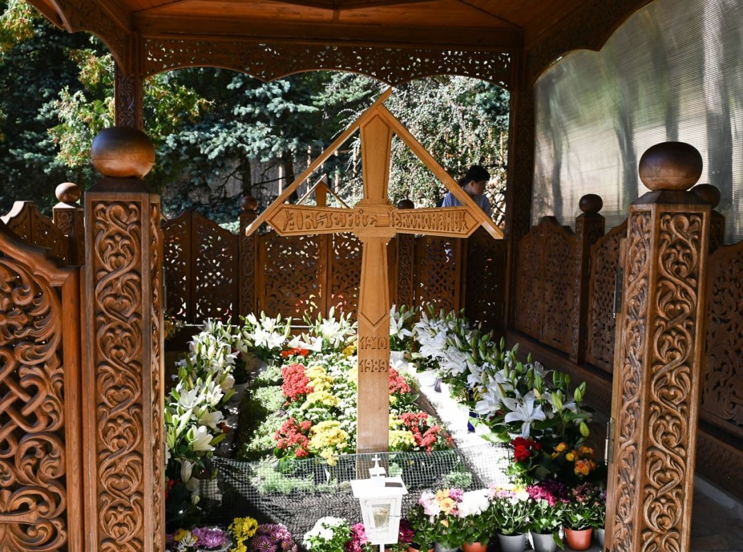 Trei arhierei au liturghisit la hramul Mănăstirii Prislop, judeţul Hunedoara 341768
