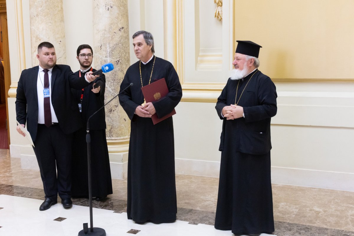 Distincție de vrednicie pentru un vechi ostenitor al Administrației Patriarhale 342077