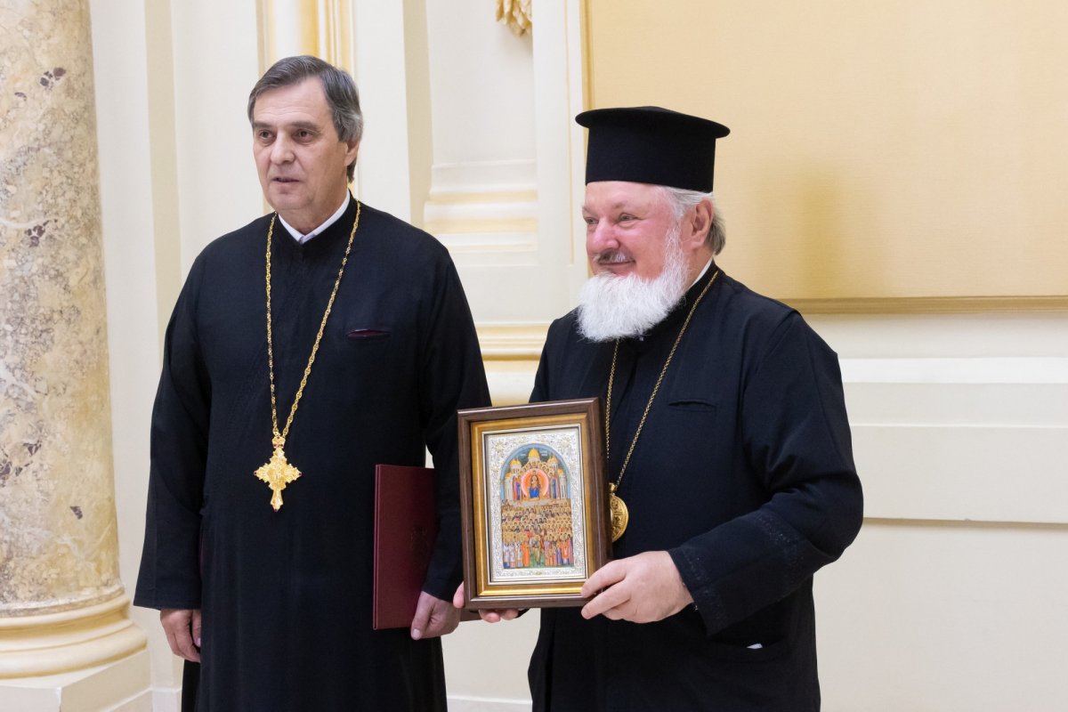 Distincție de vrednicie pentru un vechi ostenitor al Administrației Patriarhale 342078