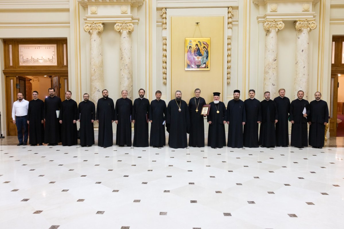 Distincție de vrednicie pentru un vechi ostenitor al Administrației Patriarhale 342079