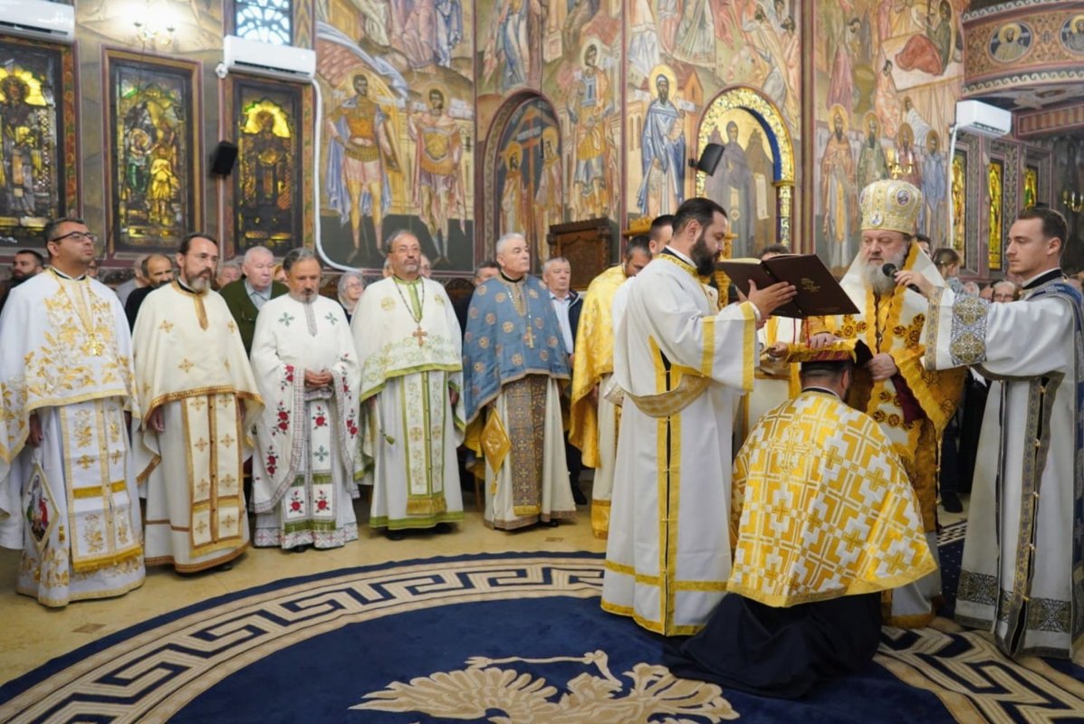 Hirotonii la Biserica „Nașterea Maicii Domnului”‑Ghencea din Capitală 342130