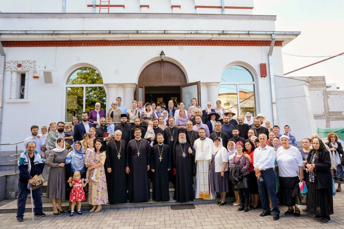 Hirotonii la Biserica „Nașterea Maicii Domnului”‑Ghencea din Capitală 342133
