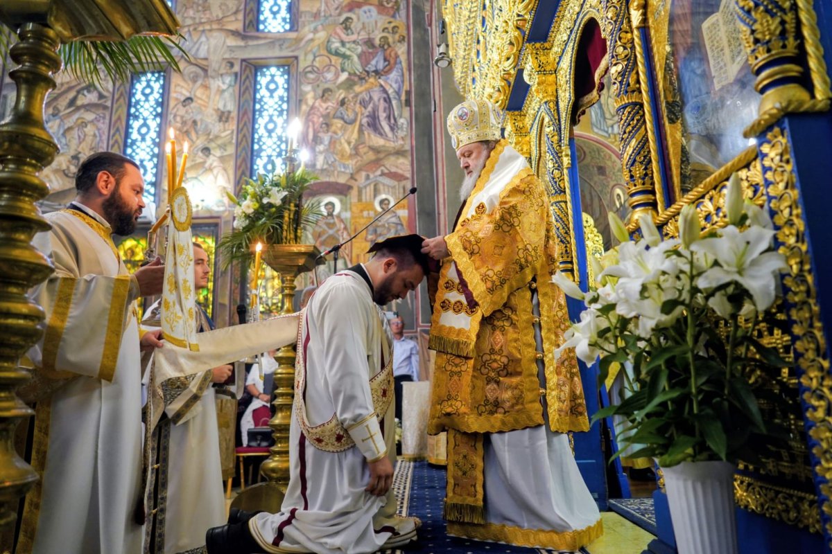 Hirotonii la Biserica „Nașterea Maicii Domnului”‑Ghencea din Capitală 342134