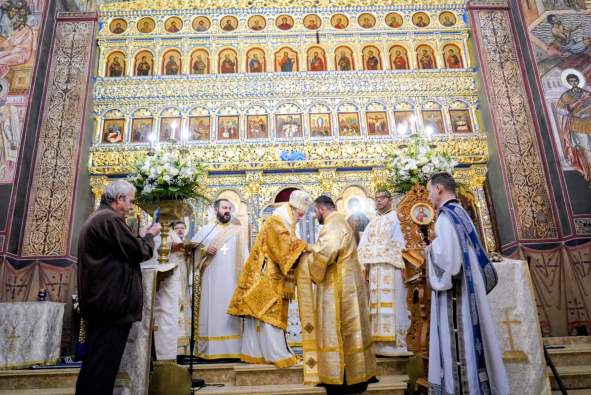 Hirotonii la Biserica „Nașterea Maicii Domnului”‑Ghencea din Capitală 342137