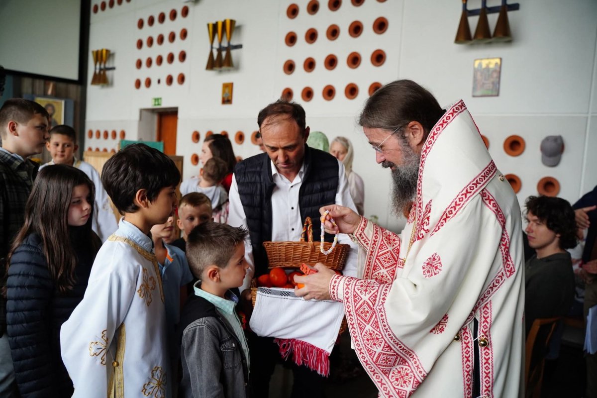 Vizite pastorale în Episcopia Ortodoxă Română a Europei de Nord 342110