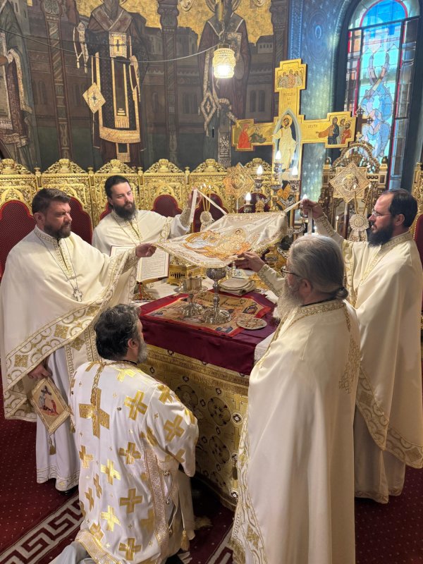 Duminica după Înălțarea Sfintei Cruci la Catedrala Patriarhală 342148