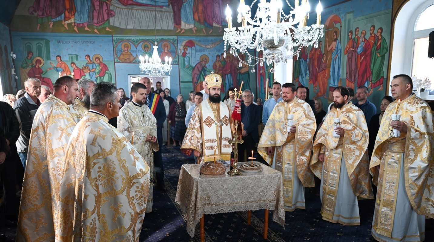 Binecuvântare arhierească în Parohia Sâncrai, judeţul Hunedoara 342179