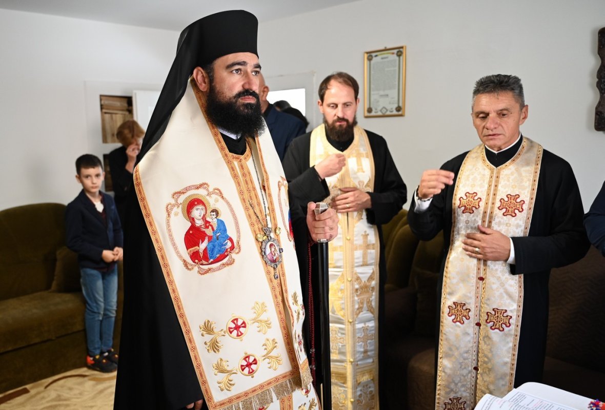 Binecuvântare arhierească în Parohia Sâncrai, judeţul Hunedoara 342181