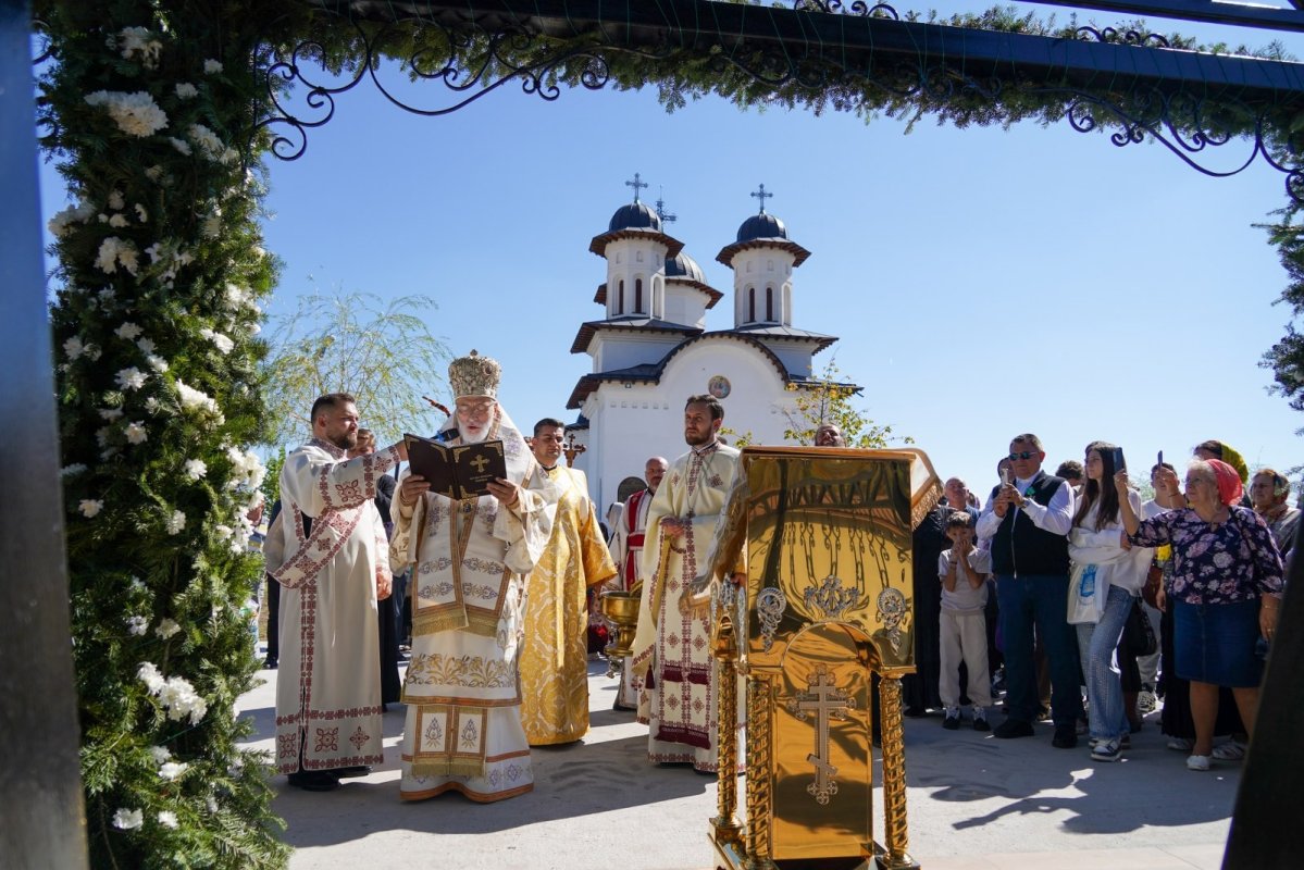 Binecuvântarea unor noi realizări la Mănăstirea „Sfânta Treime”‑Ionești din Argeș 342188