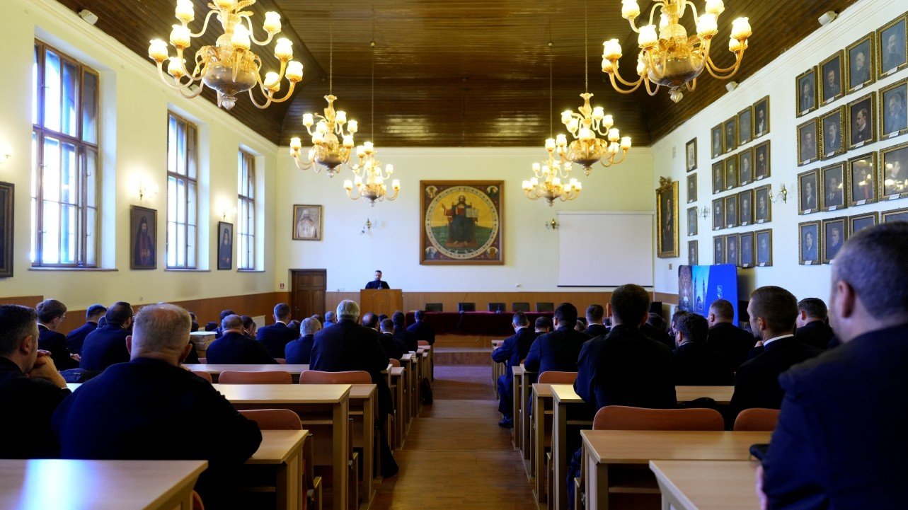 Cursuri la Sibiu pentru obţinerea gradelor profesionale în preoţie 342266