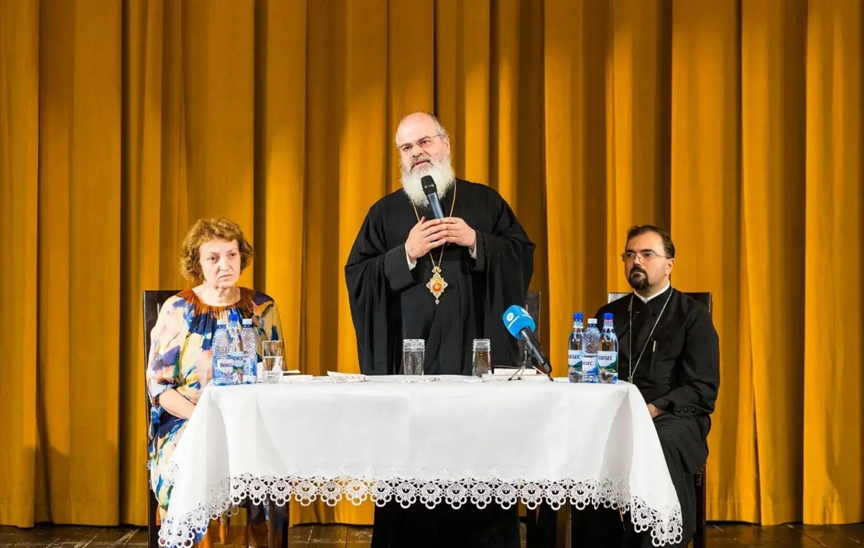 Întâlnirea soțiilor de preot din Episcopia Hușilor 342185