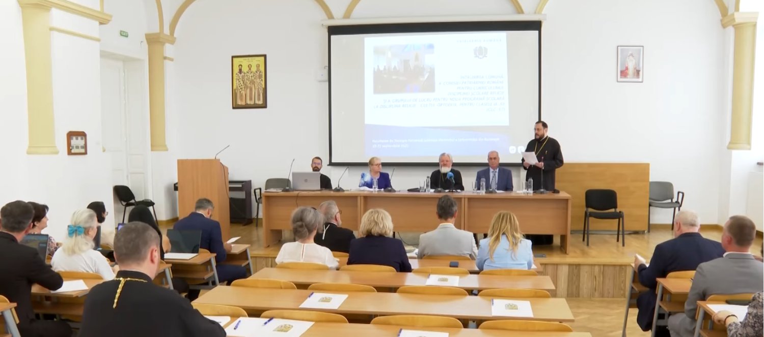 Întrunire comună pentru elaborarea noii programe școlare la disciplina Religie 342222