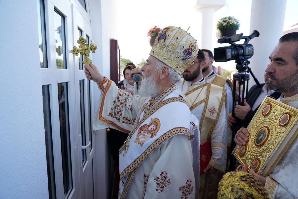 O nouă „poartă a cerului” într-o localitate din județul Dâmbovița 342190