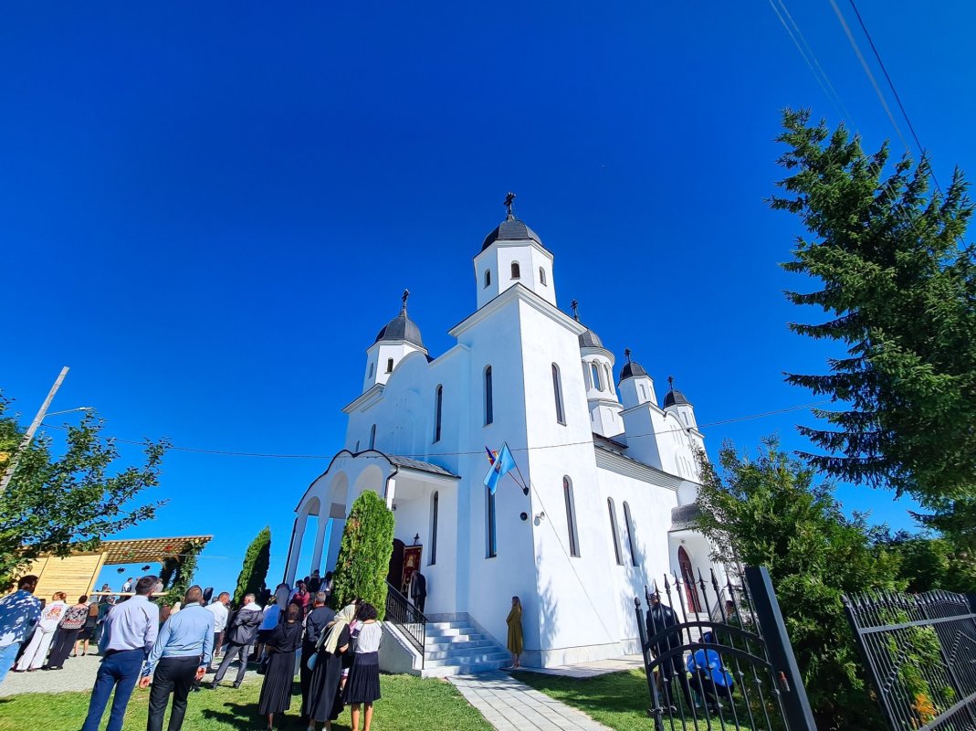 Sfințirea Bisericii „Sfânta Treime” din Măguri, județul Cluj 342171
