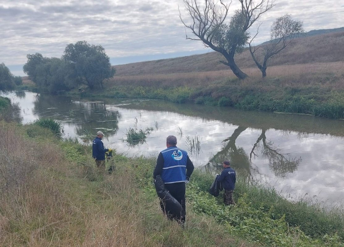 Curățenie pe lacuri și râuri 342286