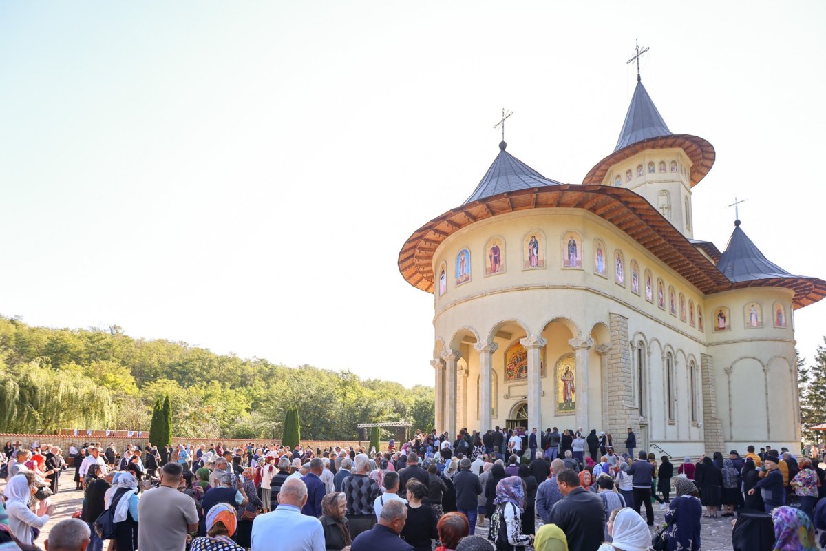 Mănăstirea Brazi și‑a sărbătorit ctitorul și ocrotitorul spiritual 342308