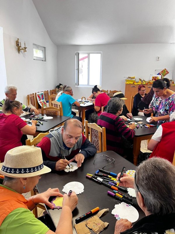 Creativitate și culoare la Cantina socială „Sfânta Filofteia” 342418