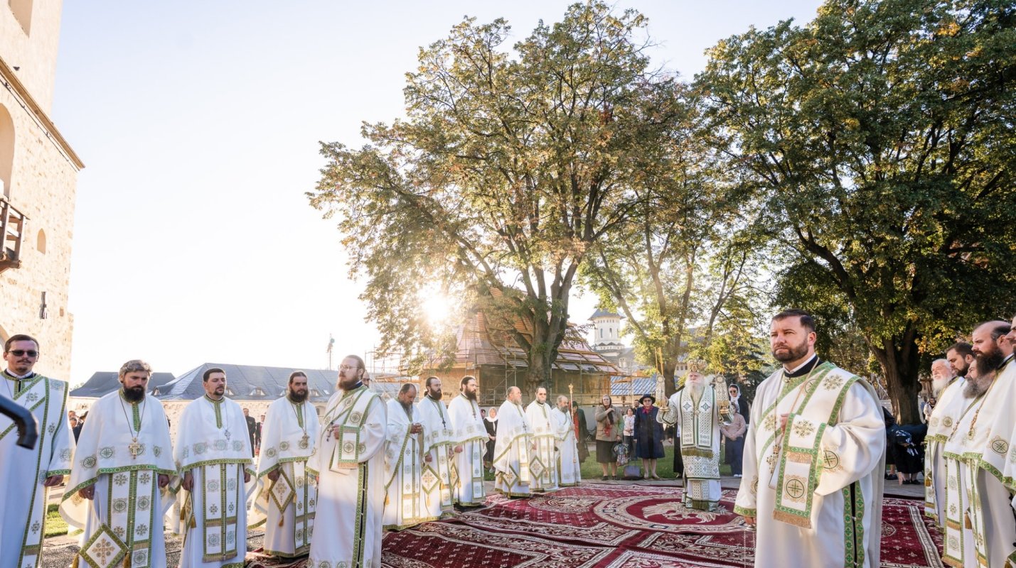 Slujire arhierească la Catedrala arhiepiscopală din Suceava 342398