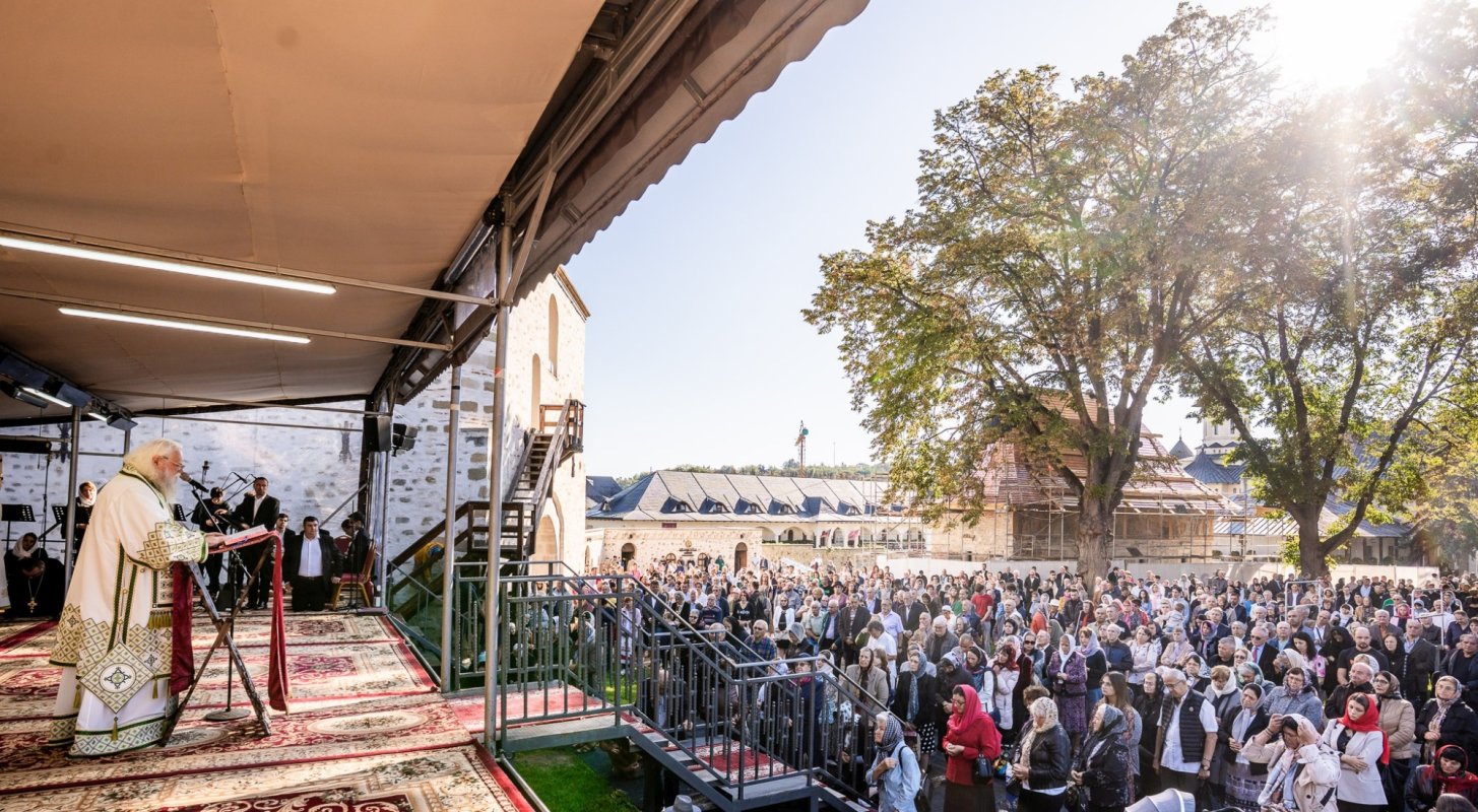 Slujire arhierească la Catedrala arhiepiscopală din Suceava 342399