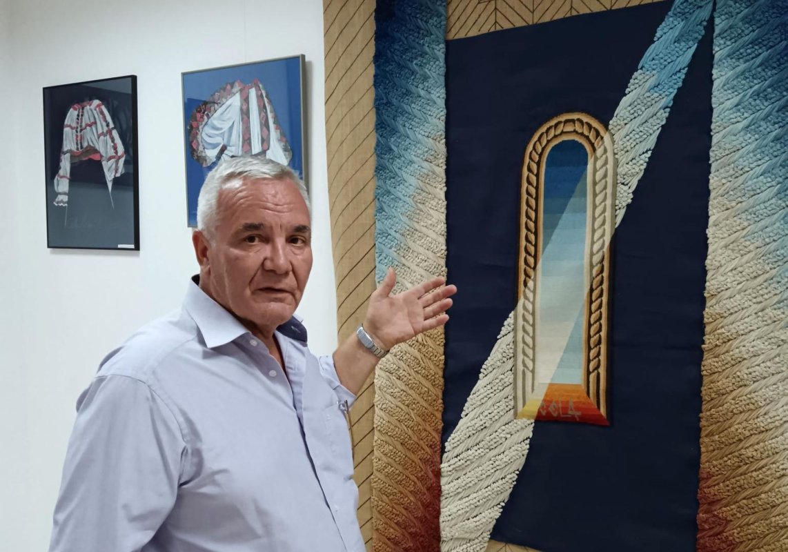 Comorile ţesute de la Centrul Cultural „Cela Neamţu” 342446