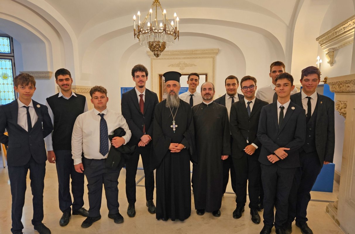 Expoziție dedicată Centenarului Patriarhiei Române la Muzeul Cotroceni 342522