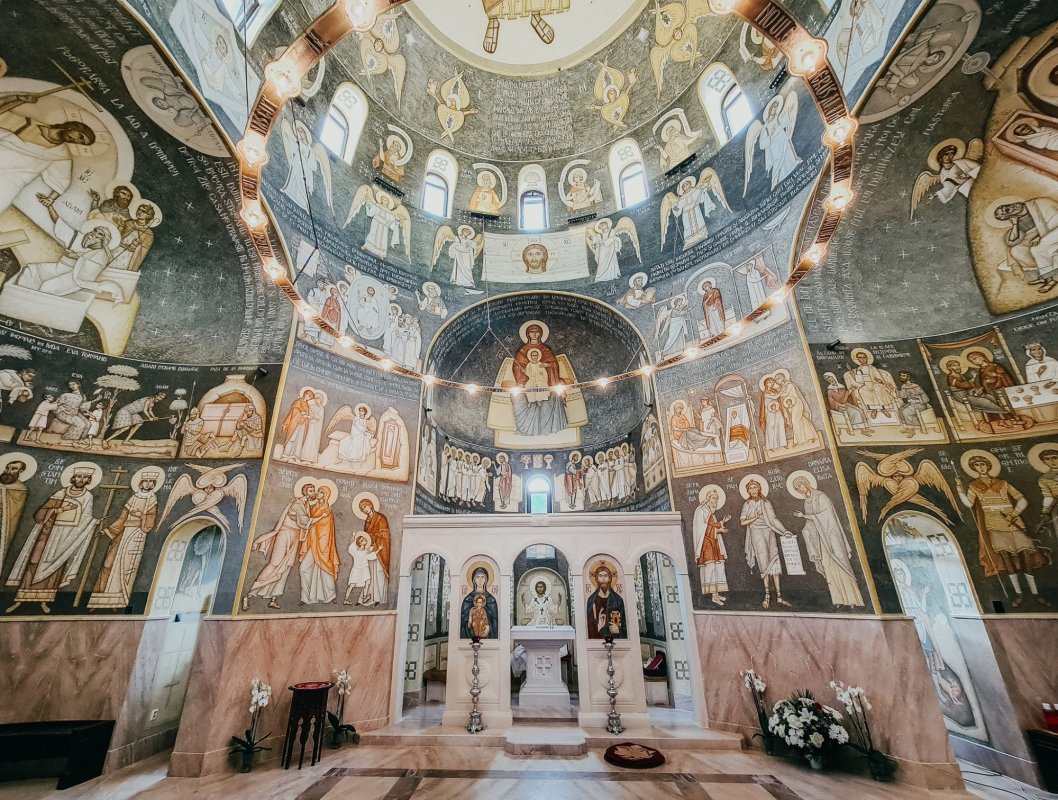 Biserica Așezământului pentru copii din Florești, sfințită de patru ierarhi 342727