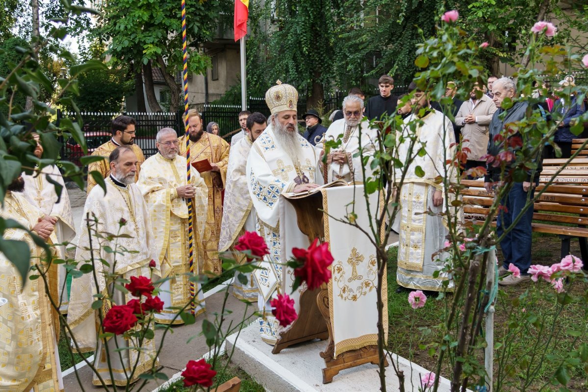 Resfințirea Bisericii „Sfântul Mare Mucenic Pantelimon” din Iași 342741