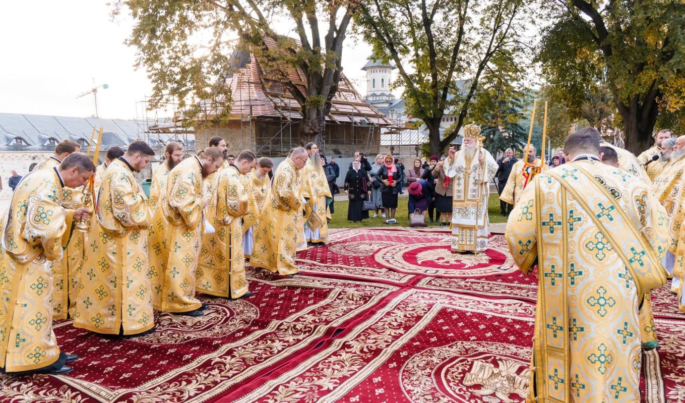 Slujire arhierească la Catedrala Arhiepiscopală din Suceava 342744