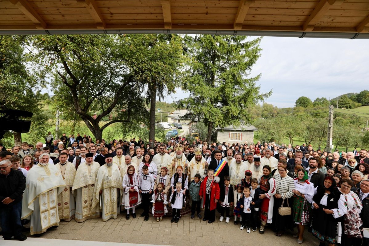Biserica „Sfântul Ierarh Nicolae“ din Rohia-Baltă a fost resfinţită 342863