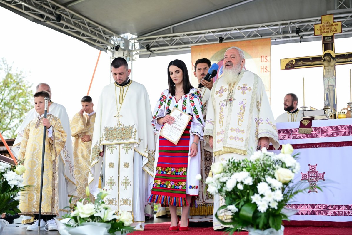 Resfințirea Bisericii „Sfinții Arhangheli Mihail  și Gavriil” din Mica, judeţul Cluj 342858