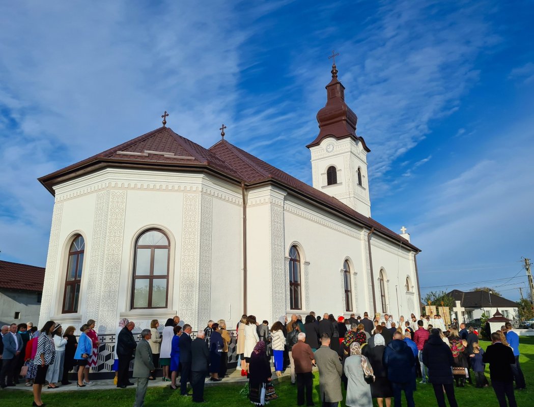 Resfințirea Bisericii „Sfinții Arhangheli Mihail  și Gavriil” din Mica, judeţul Cluj 342859