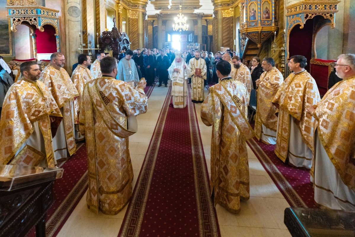 Deschiderea anului universitar la Facultatea „Justinian Patriarhul” 343079