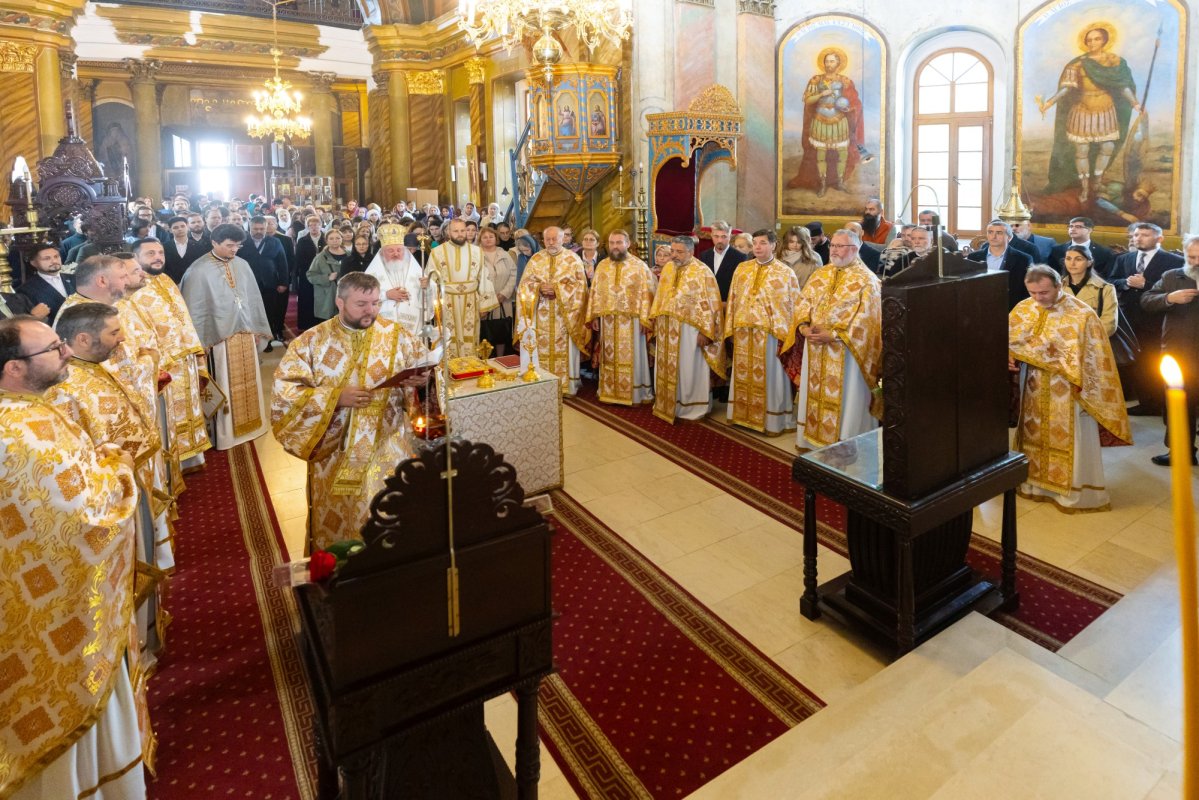 Deschiderea anului universitar la Facultatea „Justinian Patriarhul” 343083