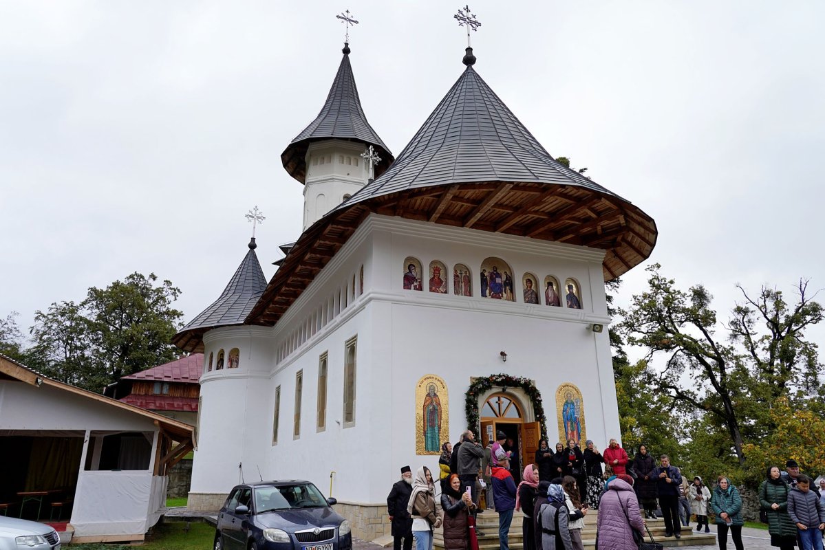 Sărbătoarea Sfinților Iosif și Chiriac, hramul Mănăstirii Bisericani 343102