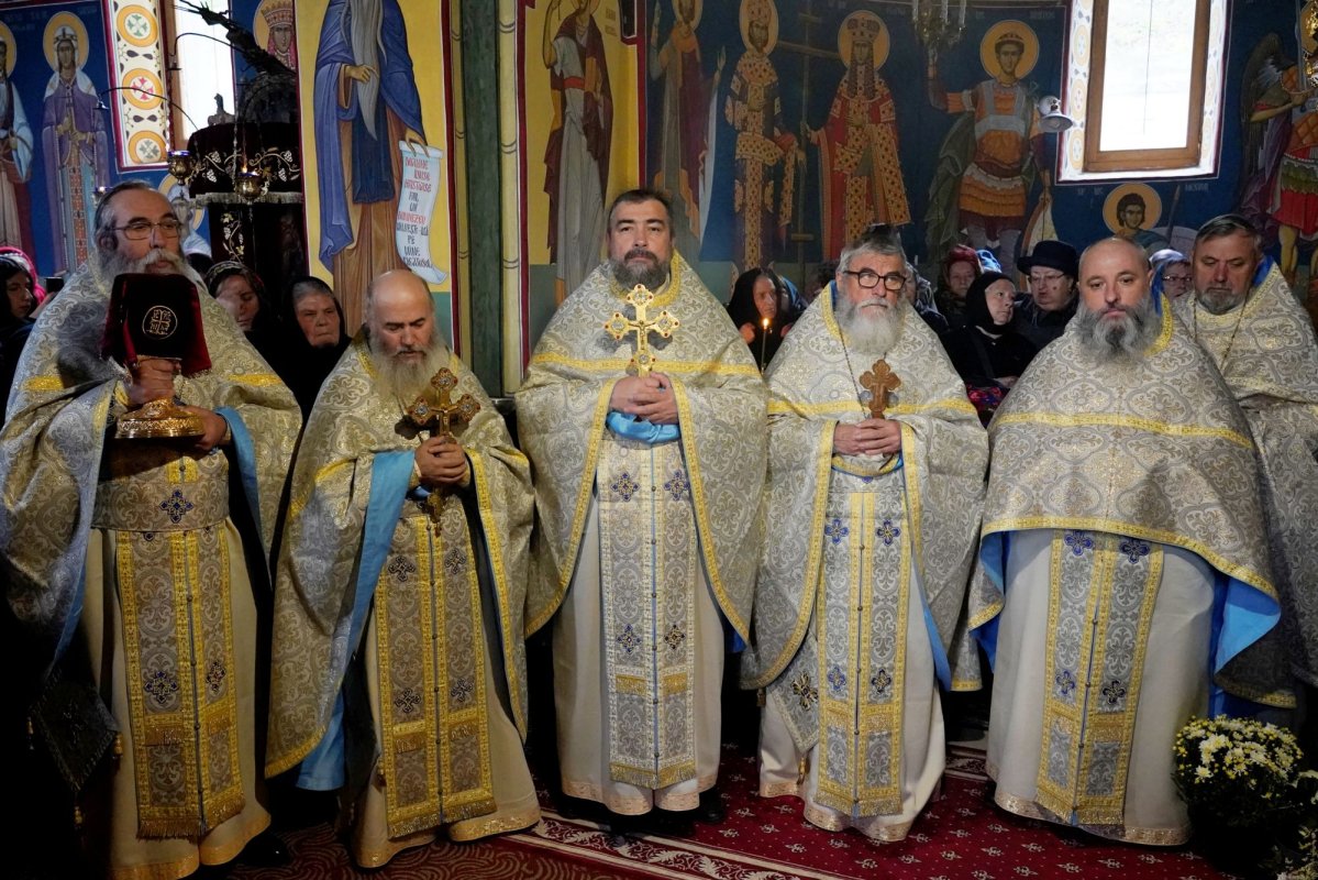 Sărbătoarea Sfinților Iosif și Chiriac, hramul Mănăstirii Bisericani 343107