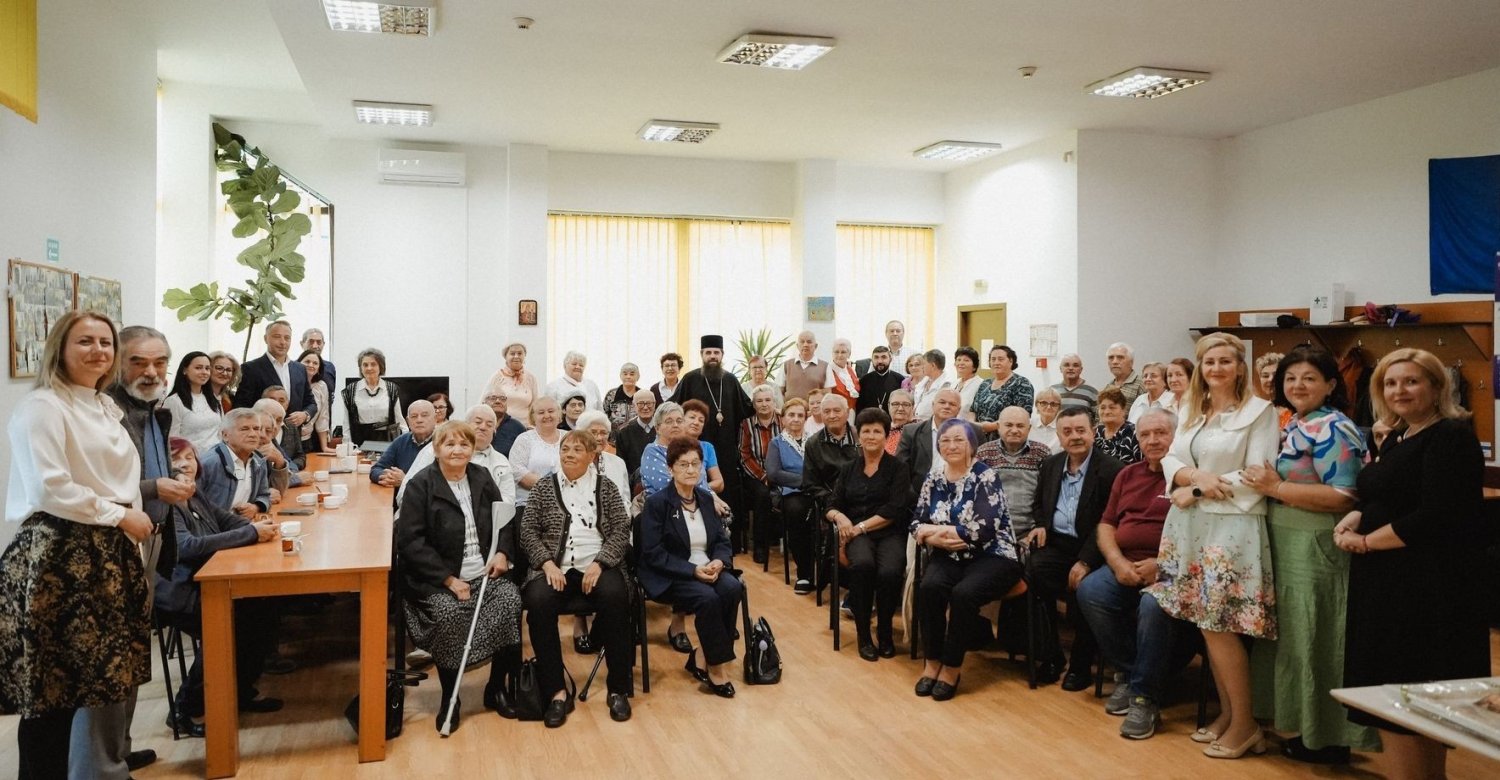 Vizită arhierească la Centrul de zi pentru vârstnici „Tinerețe fără bătrânețe” din Zalău 343040