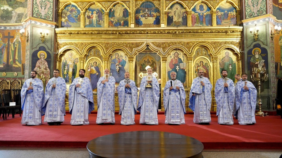 Binecuvântare arhierească pentru studenţii teologi de la Sibiu 343136