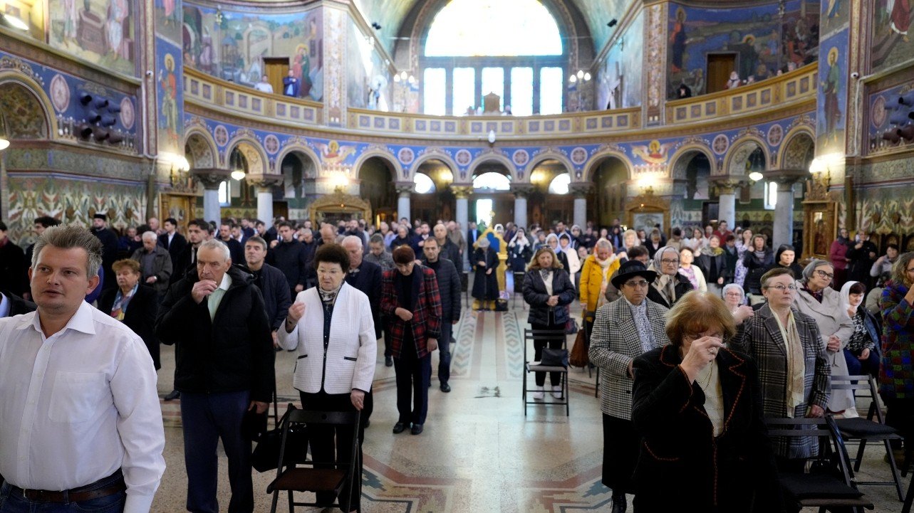Binecuvântare arhierească pentru studenţii teologi de la Sibiu 343137