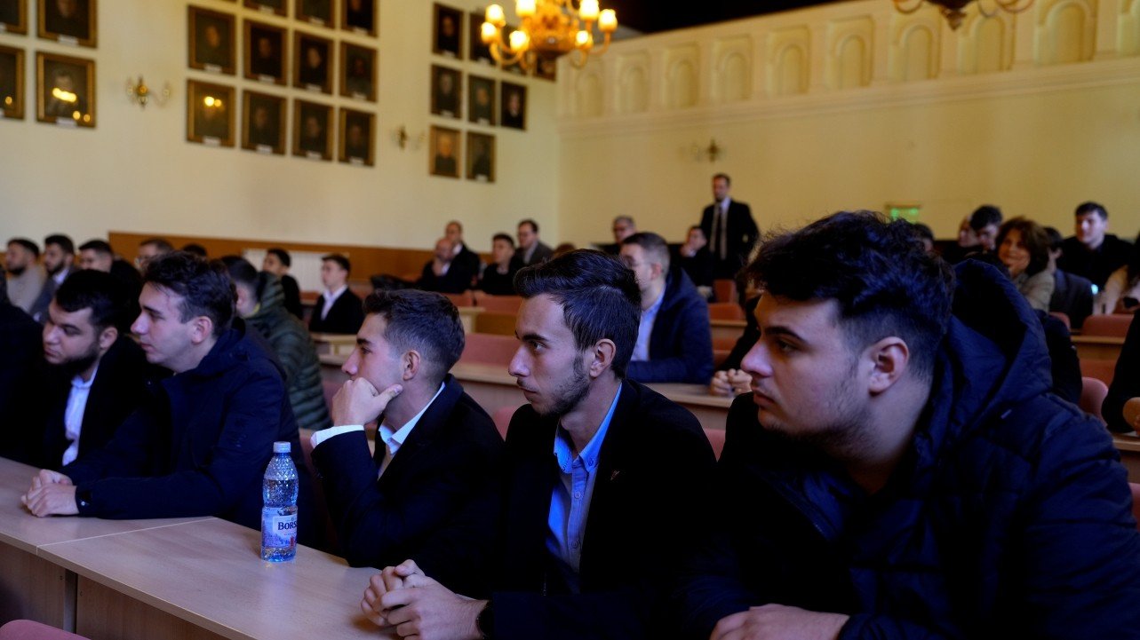 Binecuvântare arhierească pentru studenţii teologi de la Sibiu 343138