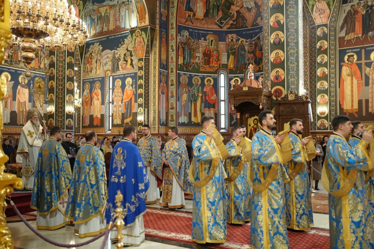 Hramul de toamnă al Catedralei Episcopale din Slobozia 343154
