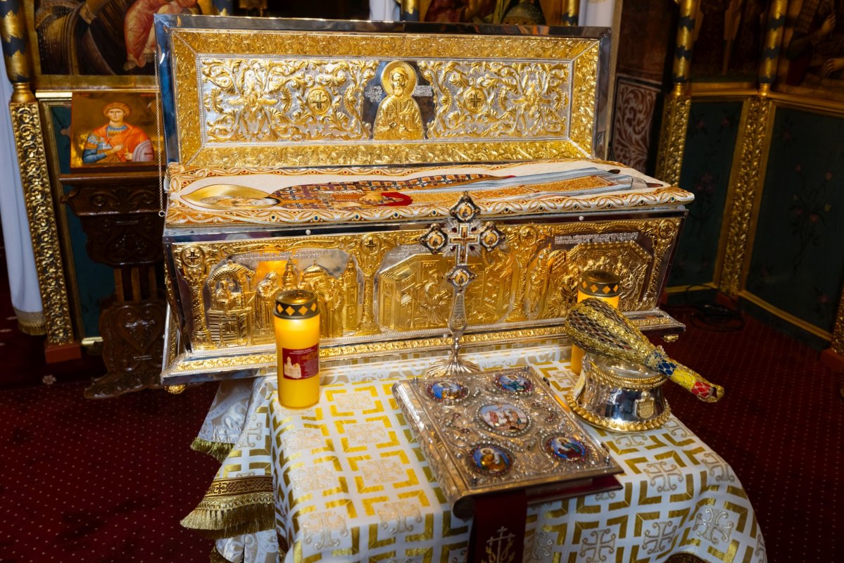 Sfințirea raclei pentru moaștele Sfântului Preot Dumitru Stăniloae 343164