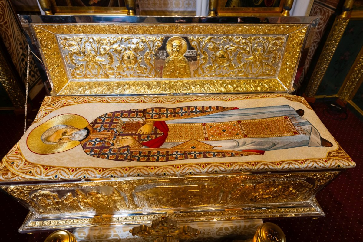 Sfințirea raclei pentru moaștele Sfântului Preot Dumitru Stăniloae 343165