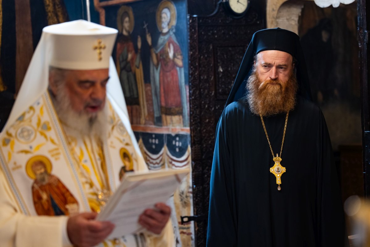 Sfințirea raclei pentru moaștele Sfântului Preot Dumitru Stăniloae 343169